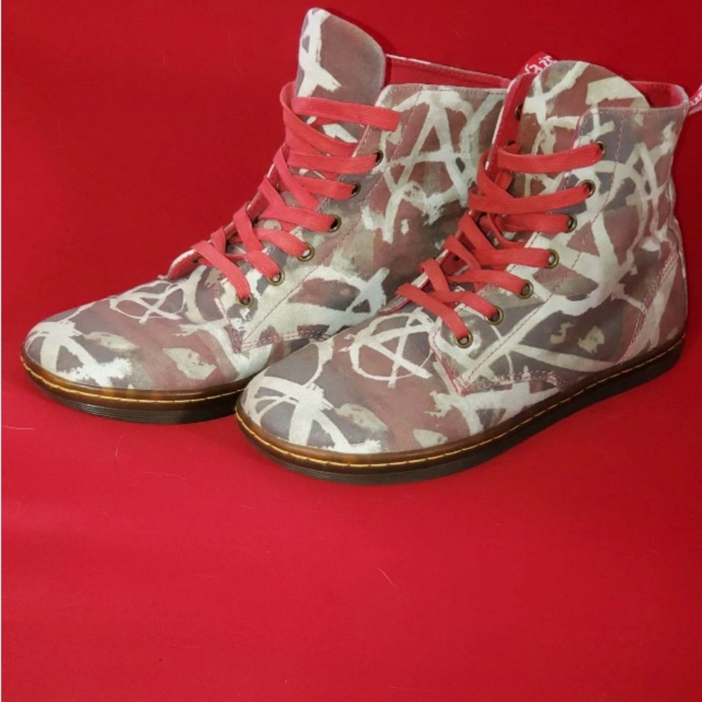BNIB 8 eye dr. Martens anarchy combats deadstocked! Rare!